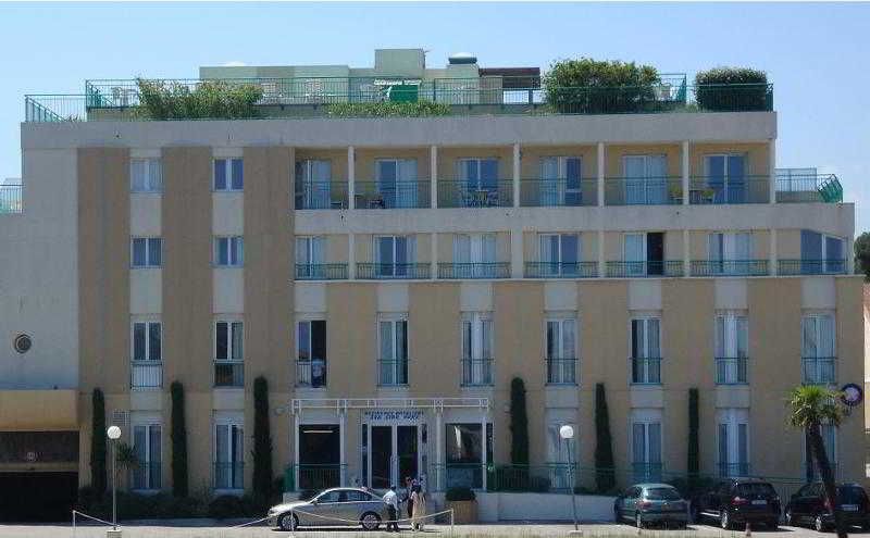 Inter-Hotel Sea Side Park -1 estrelas em Villeneuve-Loubet