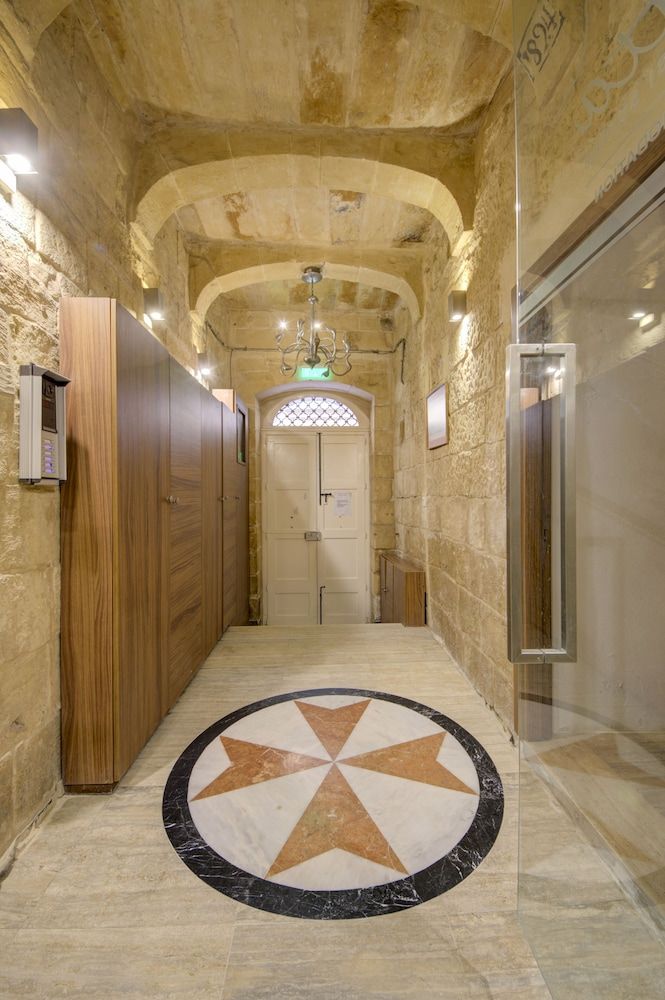 Tritoni harbour suites 1