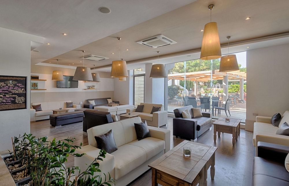 Sunny Coast Resort & Spa 2