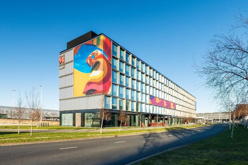 citizenM Schiphol Airport hotel 3