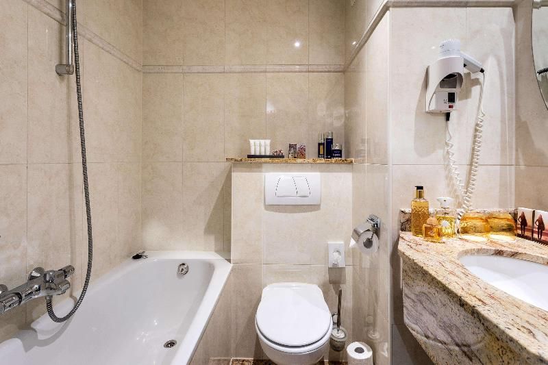 Beach Hotel Noordwijk 2