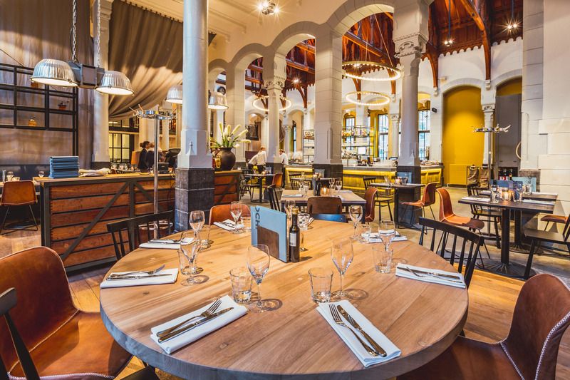 Post-Plaza Hotel & Grand Café 2