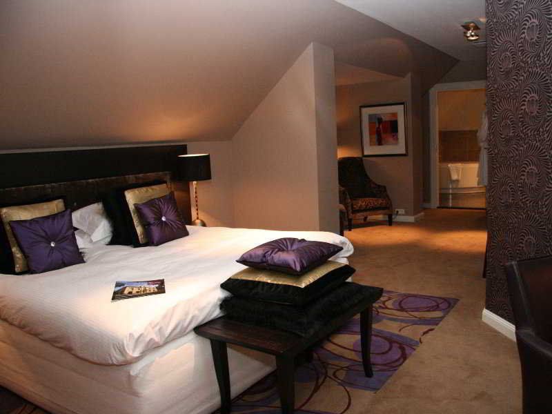 Sandton Hotel Pillows 3