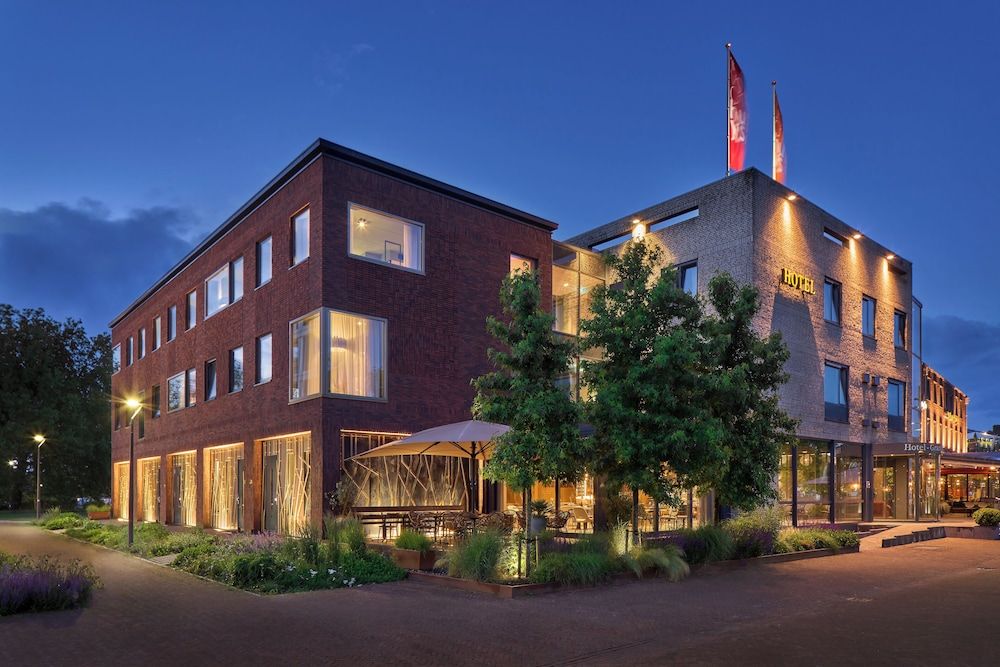 Hotel Restaurant Grandcafé 't Voorhuys 4 estrellas en Emmeloord