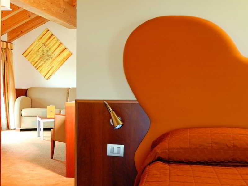 Color Hotel style & design 2