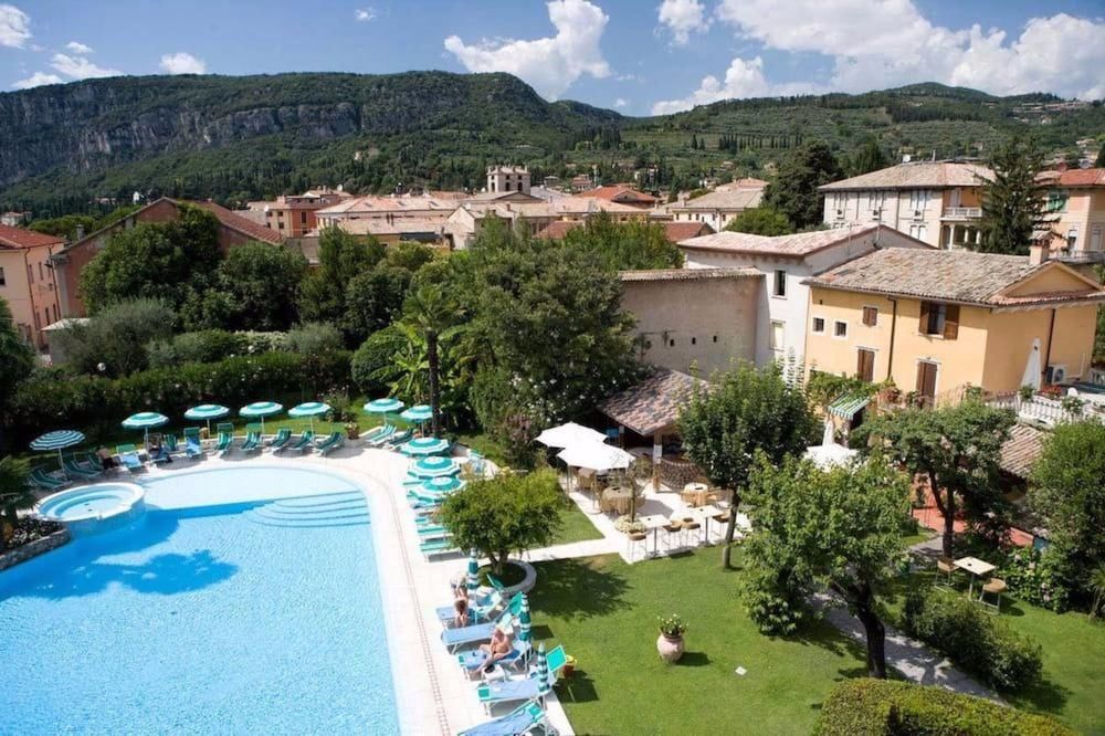 Hotel Regina Adelaide 1