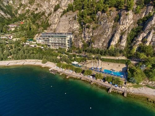 HOTEL ASTOR 4 estrellas en Limone sul Garda
