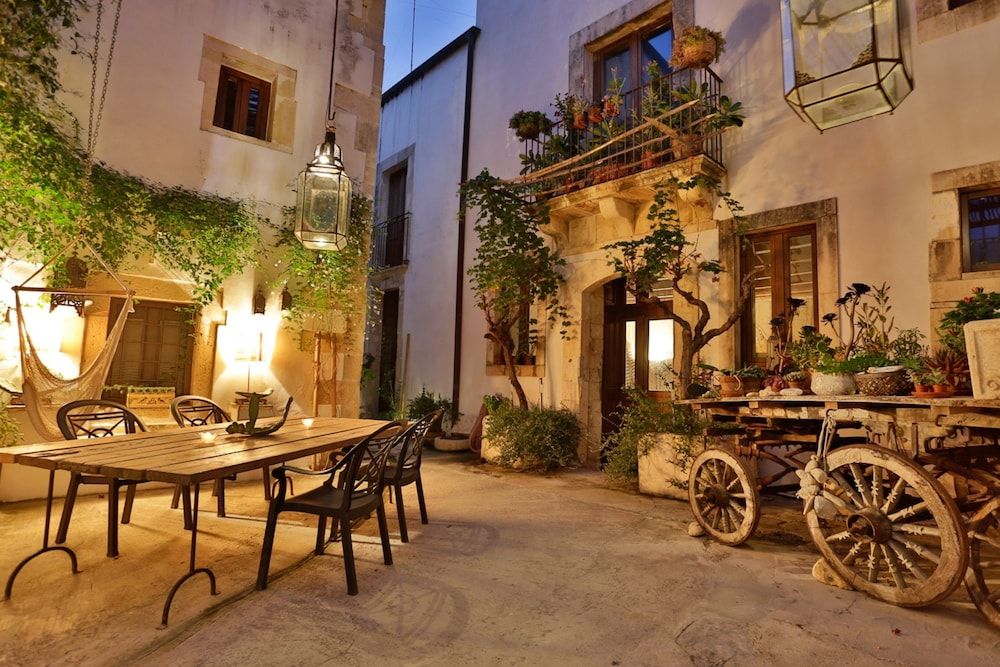 Alla Giudecca 3 stelle a Siracusa