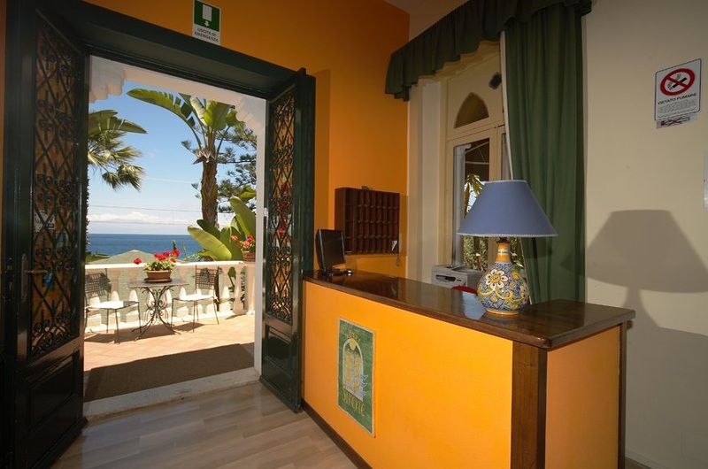 Hotel Baia Delle Sirene 3 estrelas em Taormina