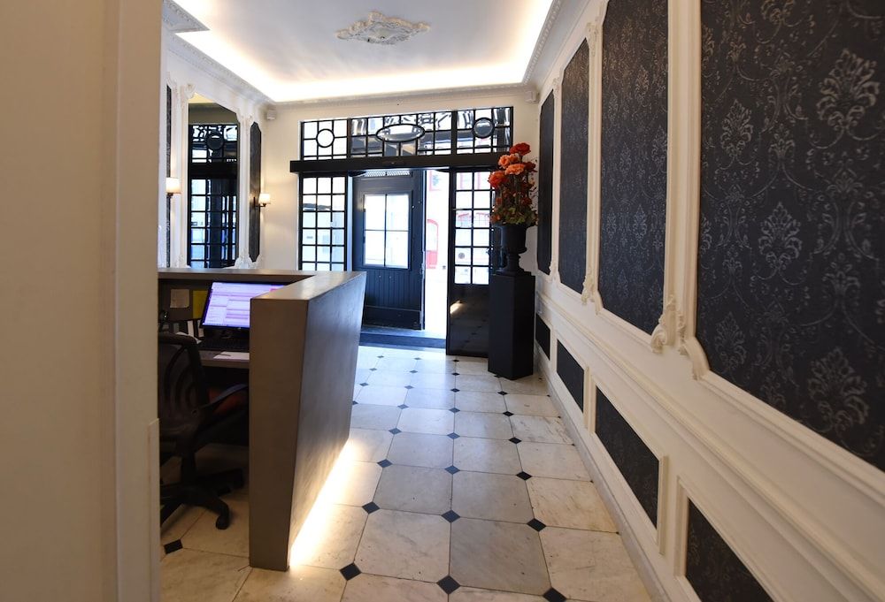 Hotel du Theatre 2