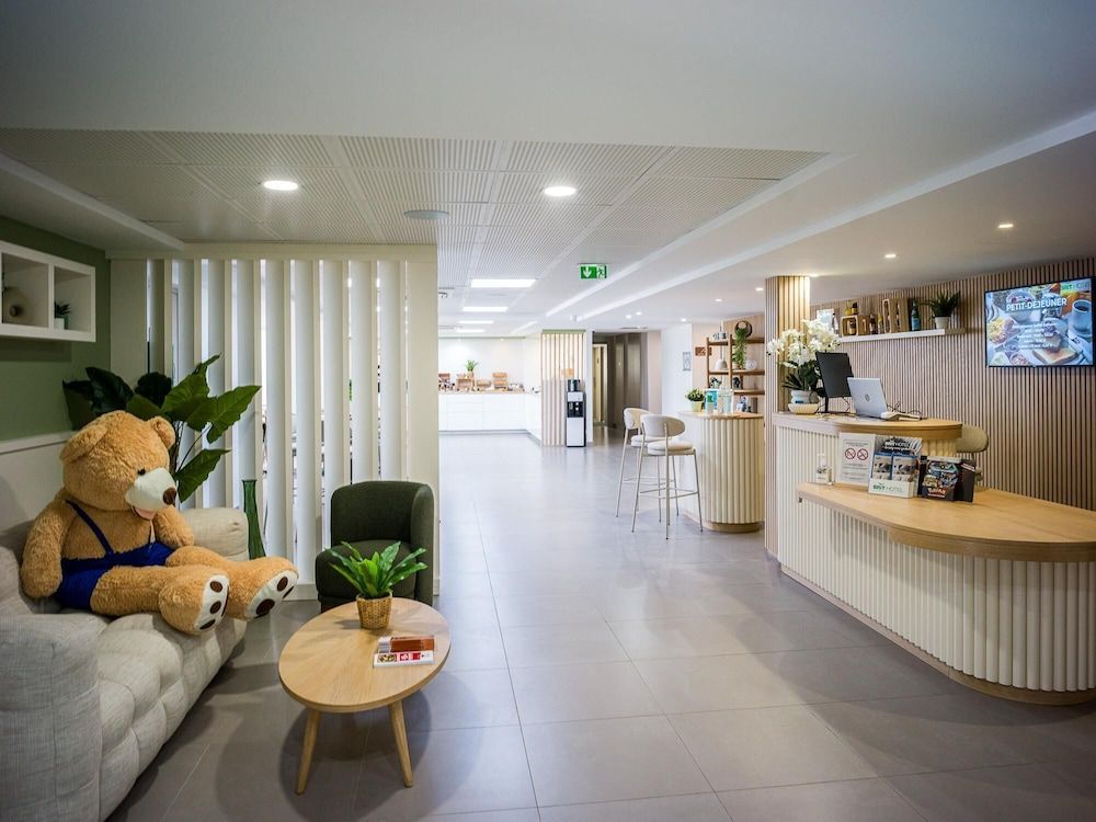 BRIT HOTEL CONFORT ROISSY SAINT-WITZ 3