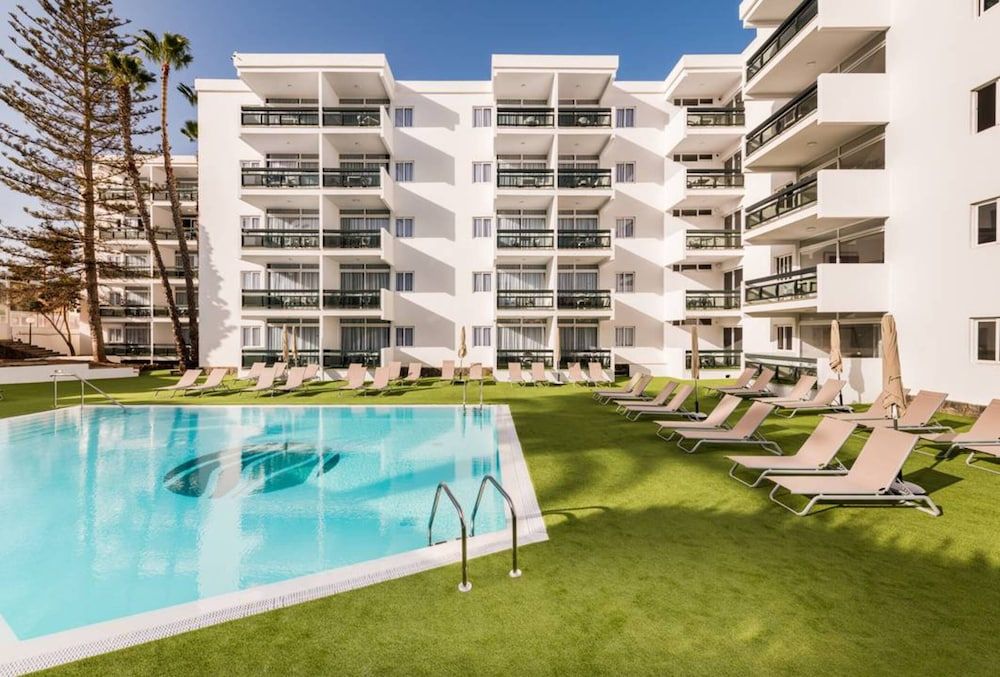 🏝️¡APARTAMENTOS EN GRAN CANARIA!☀️👨‍👩‍👧‍👦 Desde 3 noches: Apartamentos y estudios a 150m de la PLAYA DEL INGLÉS familiares y con piscina