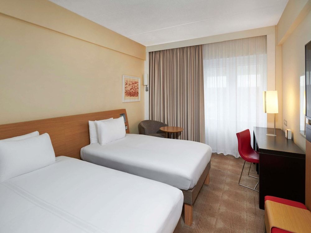 Novotel London West 3