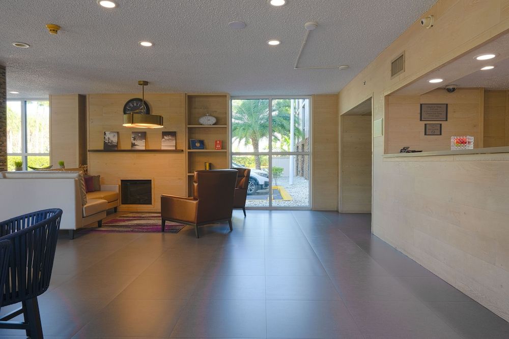 The Palms Inn & Suites 2