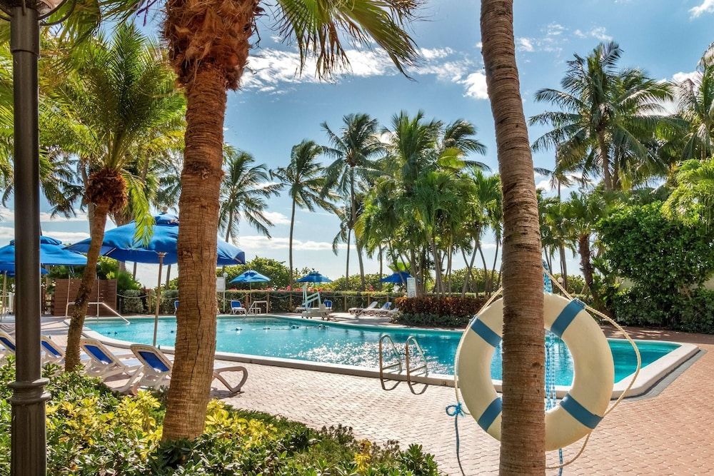 Radisson Resort Miami Beach 1