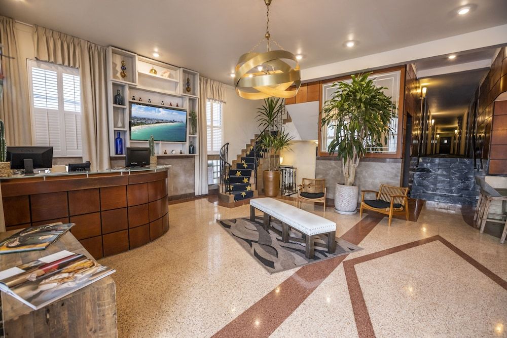 Chesterfield Hotel & Suites 3