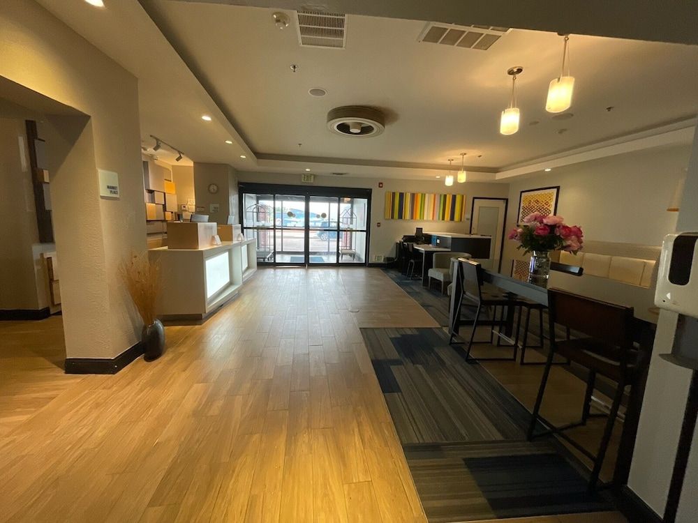 Comfort Inn & Suites Miami - Route 66 3