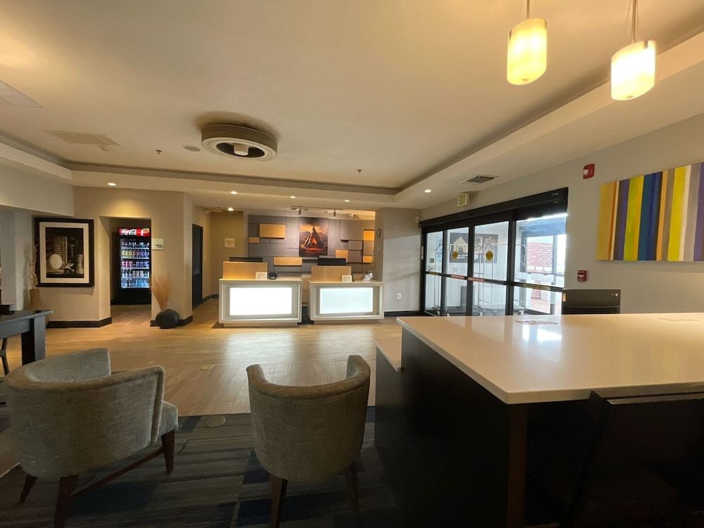 Comfort Inn & Suites Miami - Route 66 2