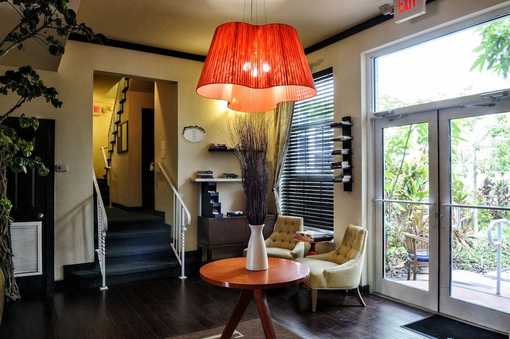 Tradewinds Apartment Hotel 2