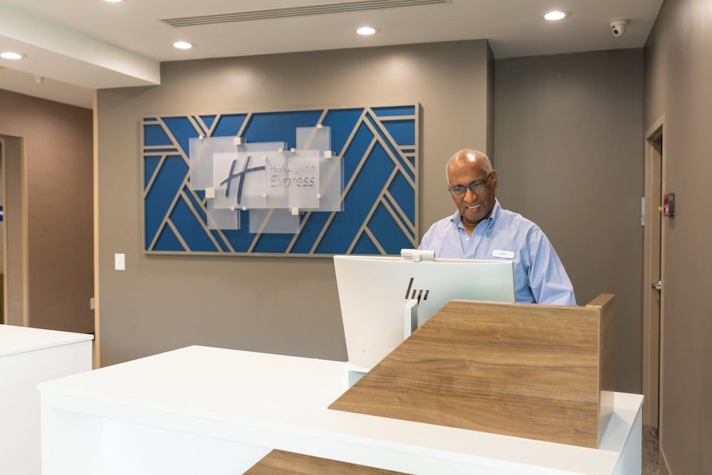 Holiday Inn Express Miami Airport Blue Lagoon Area by IHG 2