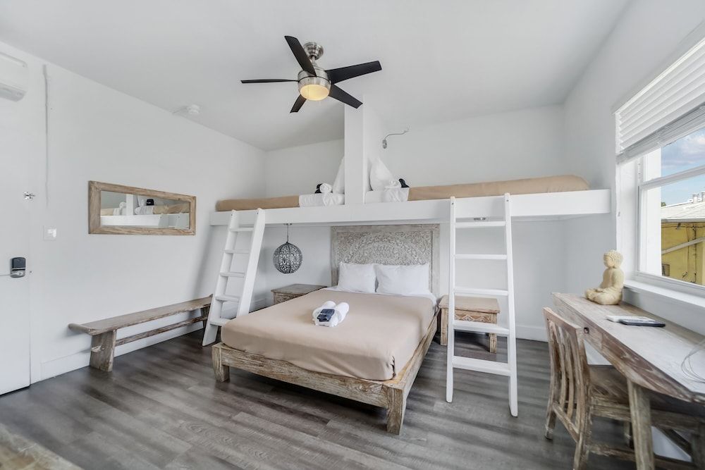 Treehouse  Hotel 3