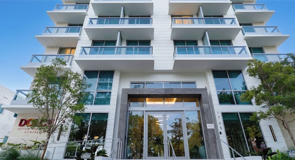 Dolce by Wyndham Miami Beach 1