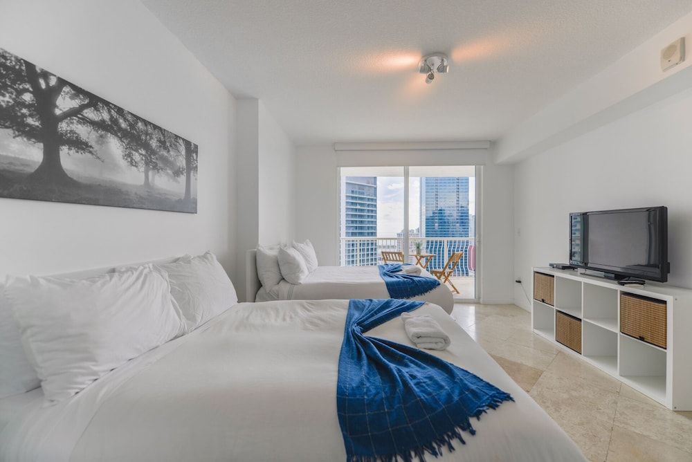 The Club at Brickell Bay 3