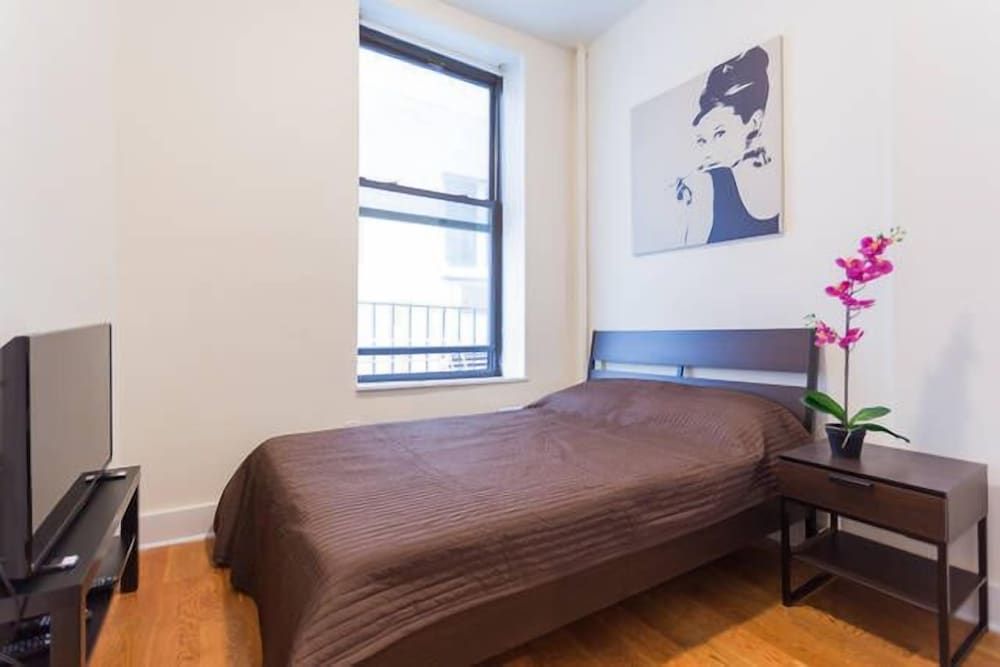 Beautiful 1 Bedroom Apartment 2