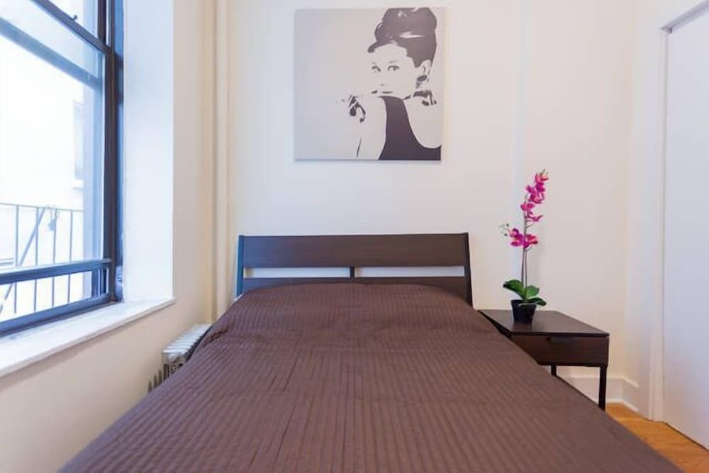 Beautiful 1 Bedroom Apartment 1