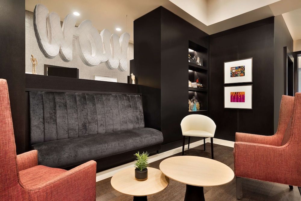 Embassy Suites by Hilton New York Manhattan Times Square 2