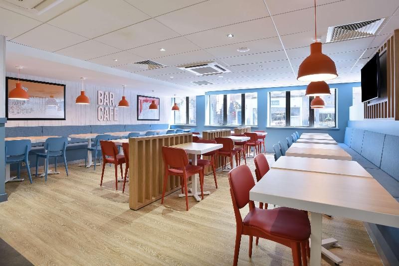 Travelodge Edinburgh Central 2
