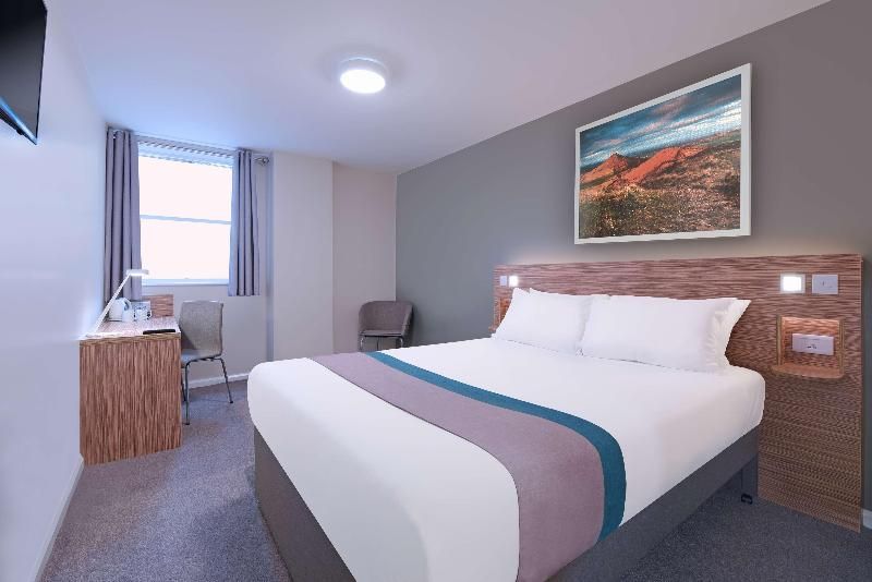 Travelodge Edinburgh Central 1