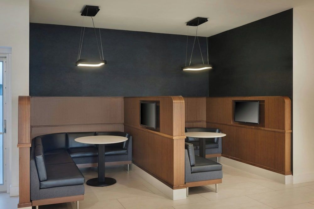 Courtyard by Marriott across Universal Orlando 3