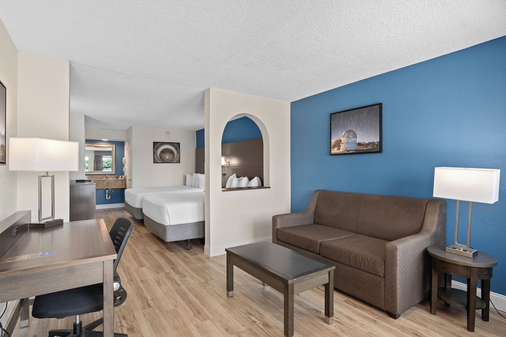 Baymont by Wyndham Orlando East 3