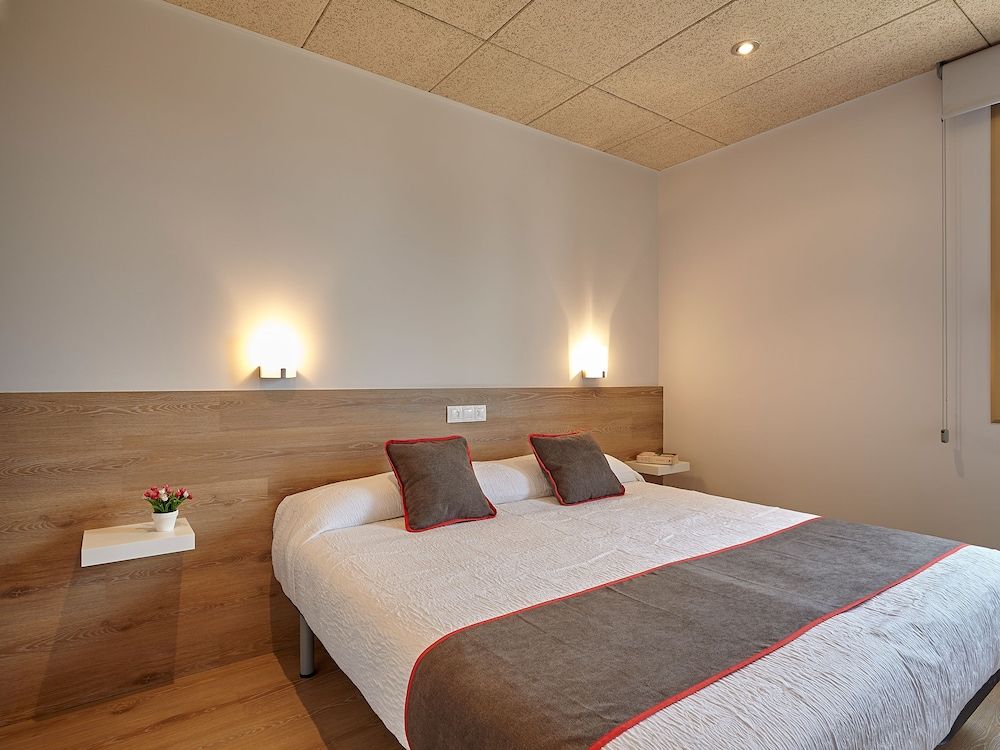 Hostal Nobadis by Vivere Stays 1