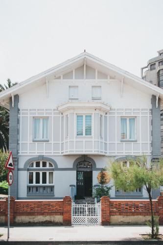 Alamar Salinas House 1