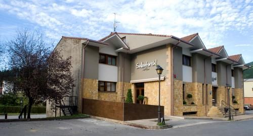 Hotel Salbatoreh 1