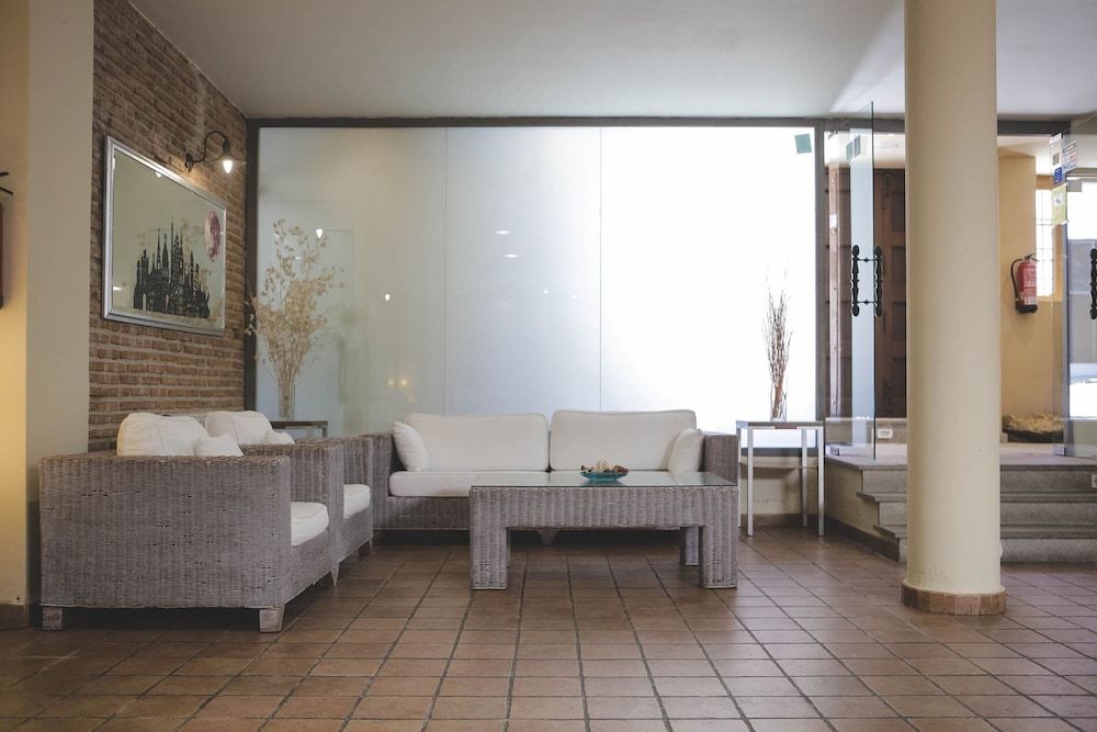 Hospedium Hotel La Fuente 2