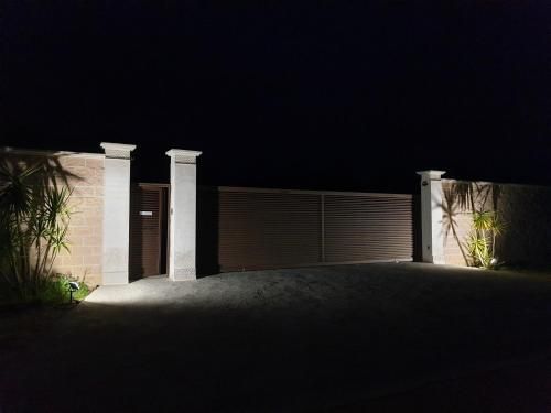 El Huésped del Sevillano AR 2