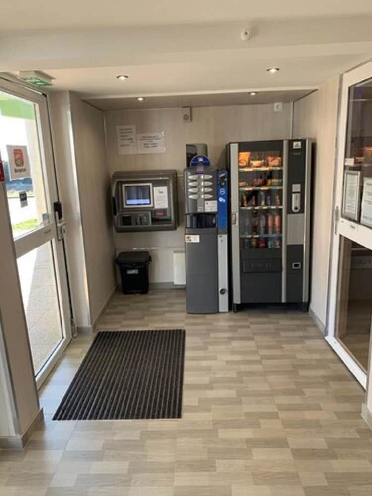 Fasthotel Roissy - Saint-Witz 2