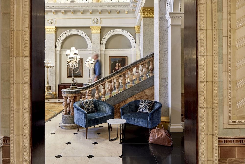 The Clermont London, Victoria 1