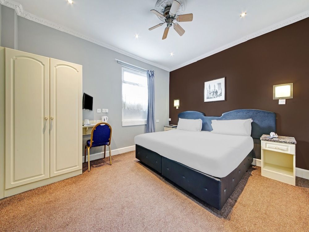 Boston Manor Hotel 1