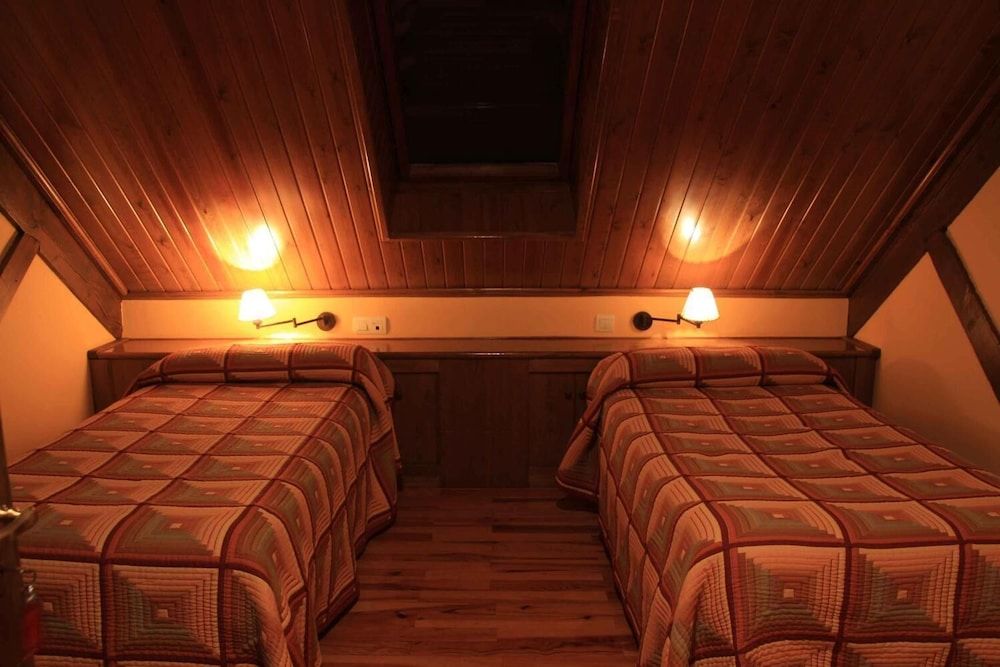 Hotel, Bungalows y Camping Viu 3