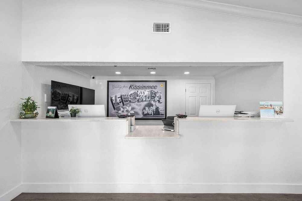 Super 8 by Wyndham Kissimmee/Orlando 3