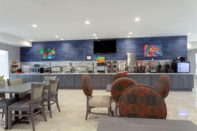 Hawthorn Suites By Wyndham Kissimmee Gateway 1
