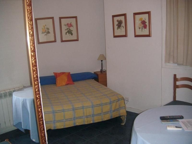 Gay Hotel Hostal Puerta del Sol Madrid 2