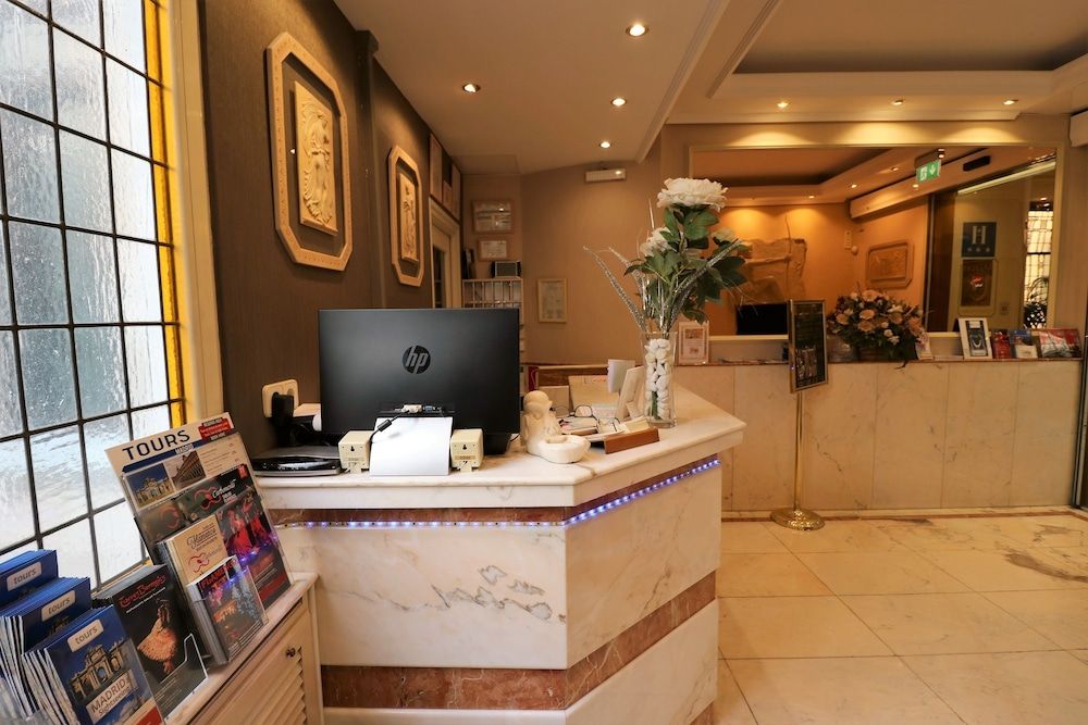 Hostal Hispano Argentino Gran Via 3