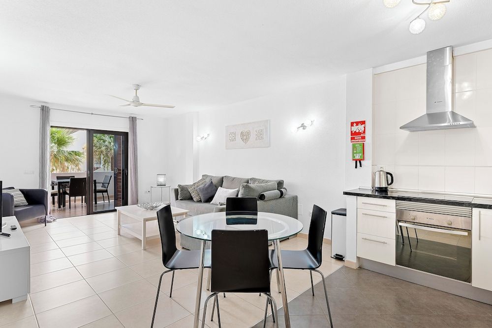 Paloma Beach Apartments 3