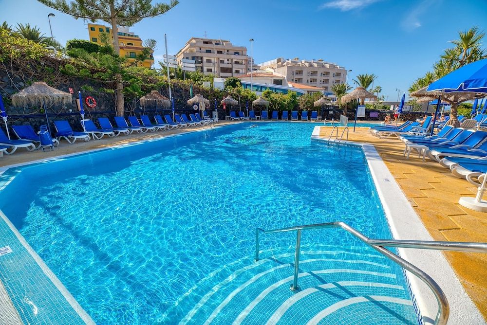 Ona el Marqués Resort 1