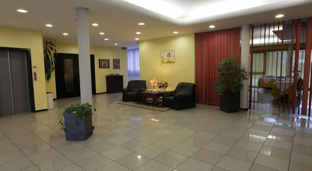 Art & Hotel Treviolo 2